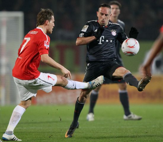 间的联盟中 间的联盟中